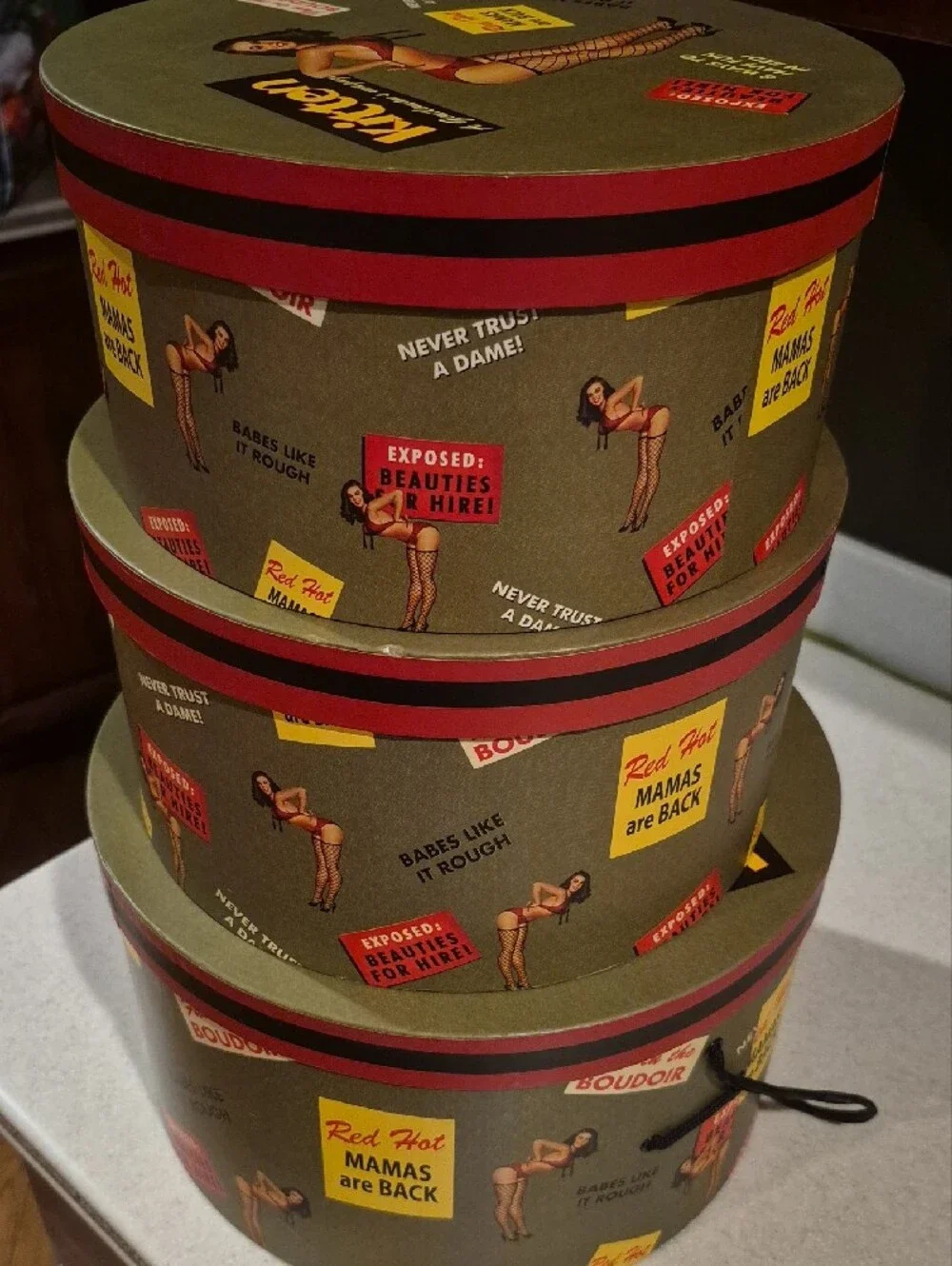 Vintage 90s/Y2k Pinup Hat Box Set in Olive Green with Red Trim